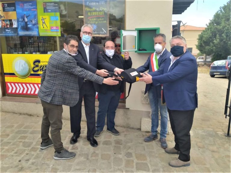 UN DEFIBRILLATORE a Petralia Soprana Confartigianato Palermo e Parco delle Madonie