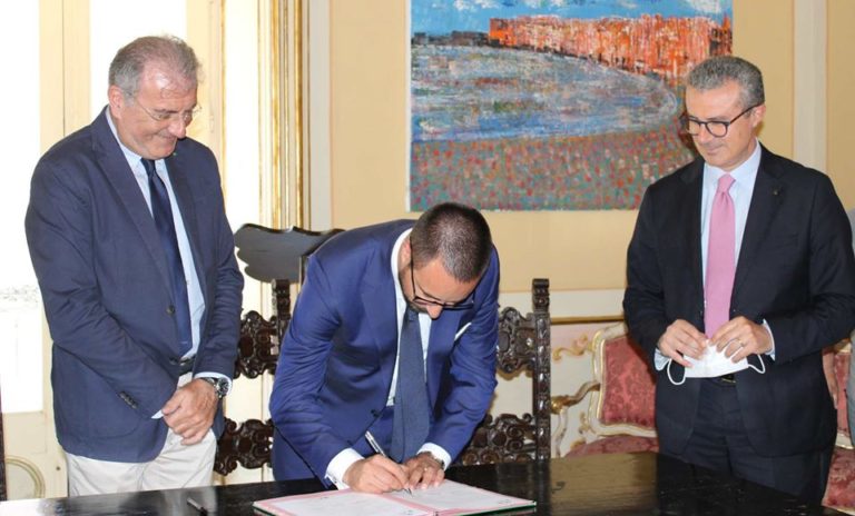 A palazzo Pucci Martinez CERIMONIA DI INSEDIAMENTO DEL PRESIDENTE DEL PARCO DELLE MADONIE ANGELO MERLINO