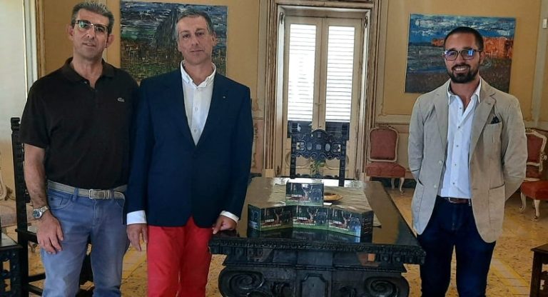 INNOVATIVE FOTOTRAPPOLE-DONAZIONE dal Rotary Club Palermo delle Madonie al Parco delle Madonie