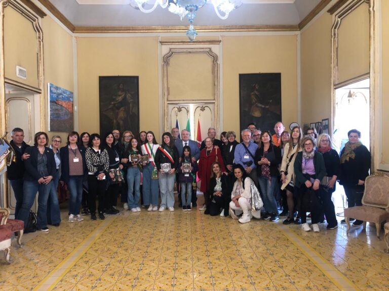 PRESIDI-SINDACI-AMMINISTRATORI LOCALI E STUDENTI FESTEGGIANO IL 24 MAGGIO GIORNATA EUROPEA DEI PARCHI