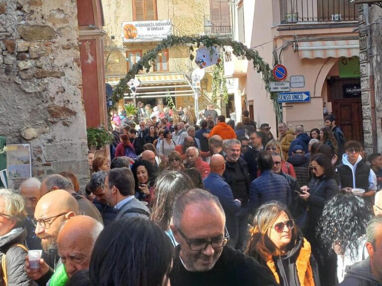 NOVEMBRE NEL PARCO DELLE MADONIE TANTE INIZIATIVE D’AUTUNNO TRA COLORI AUTUNNALI E PROFUMI .