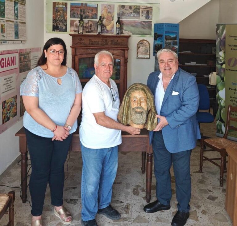 UNA SCULTURA PER BIAGIO CONTE realizzata dallo scalpellino Pasquale Mogavero