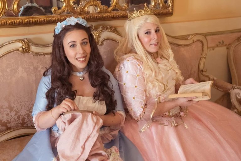 Palazzo Pucci Martinez diventa il set di un progetto fotografico ispirato a Barbie – La principessa e la povera